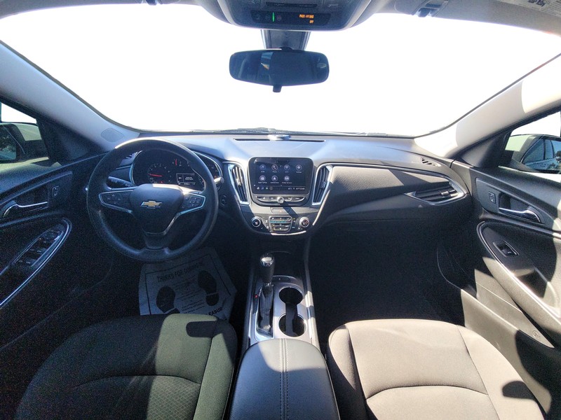 Chevrolet Malibu Vehicle Full-screen Gallery Image 13