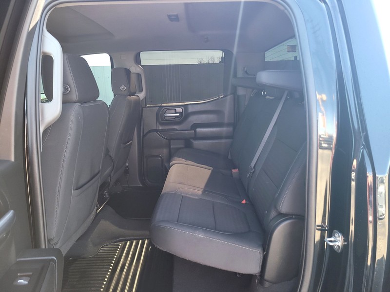 Chevrolet Silverado 1500 LTD Vehicle Full-screen Gallery Image 10