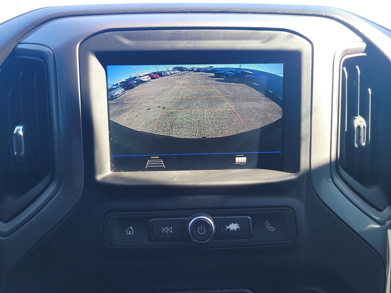 Chevrolet Silverado 1500 LTD Vehicle Full-screen Gallery Image 16