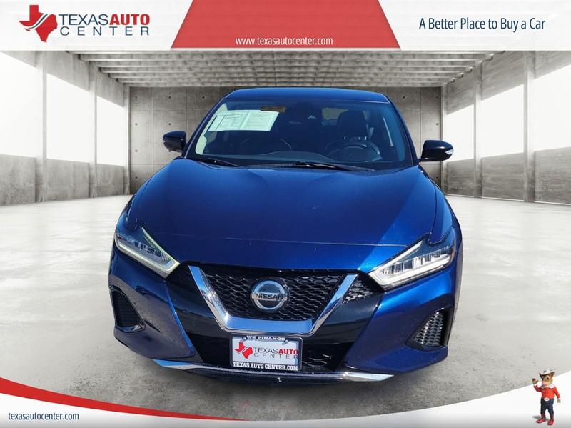 Nissan Maxima Vehicle Full-screen Gallery Image 3