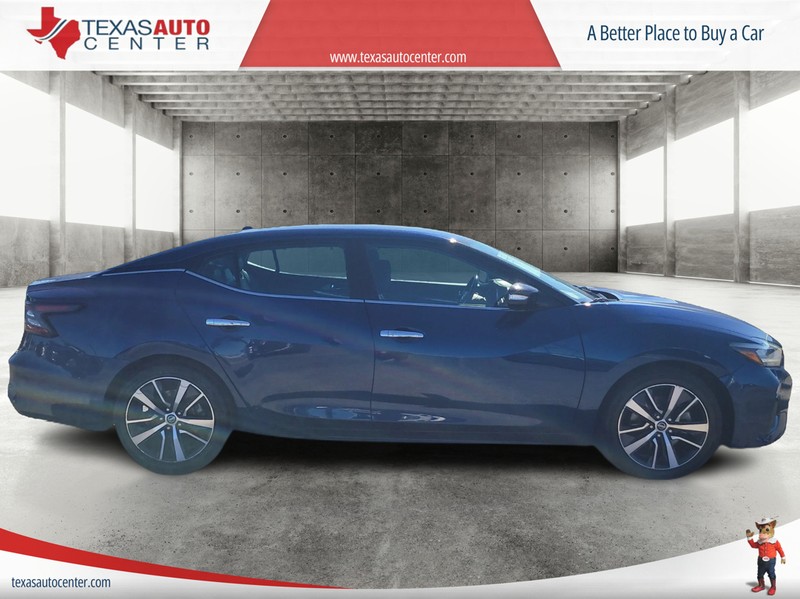 Nissan Maxima Vehicle Full-screen Gallery Image 4