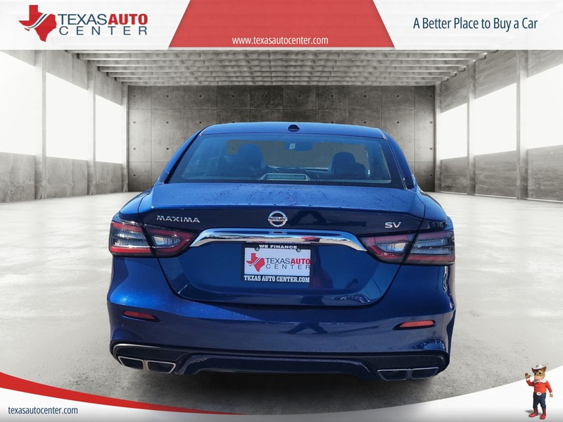 Nissan Maxima Vehicle Full-screen Gallery Image 6