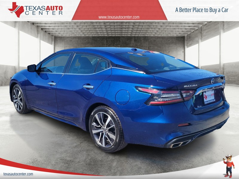 Nissan Maxima Vehicle Full-screen Gallery Image 8