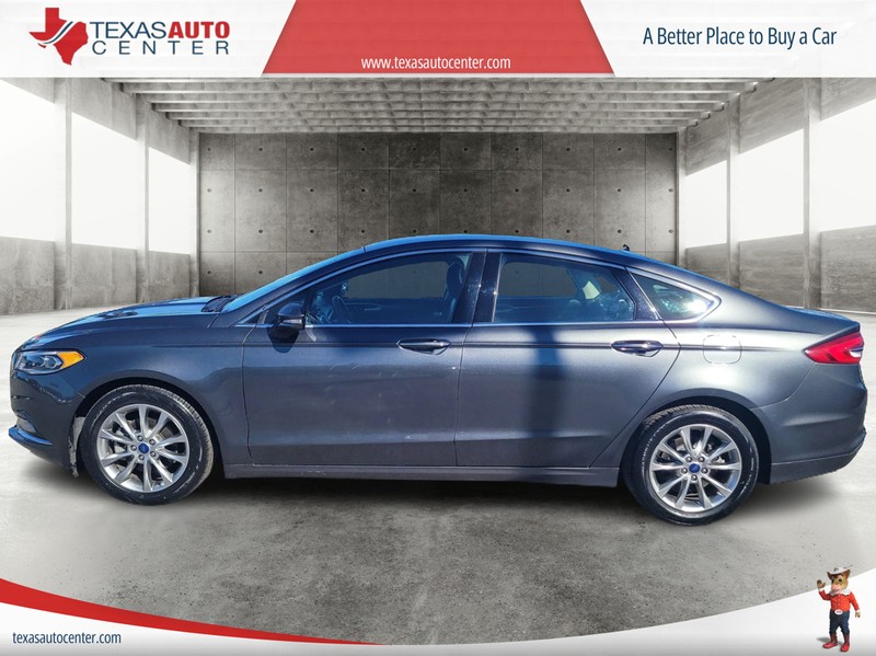 Ford Fusion Vehicle Full-screen Gallery Image 4