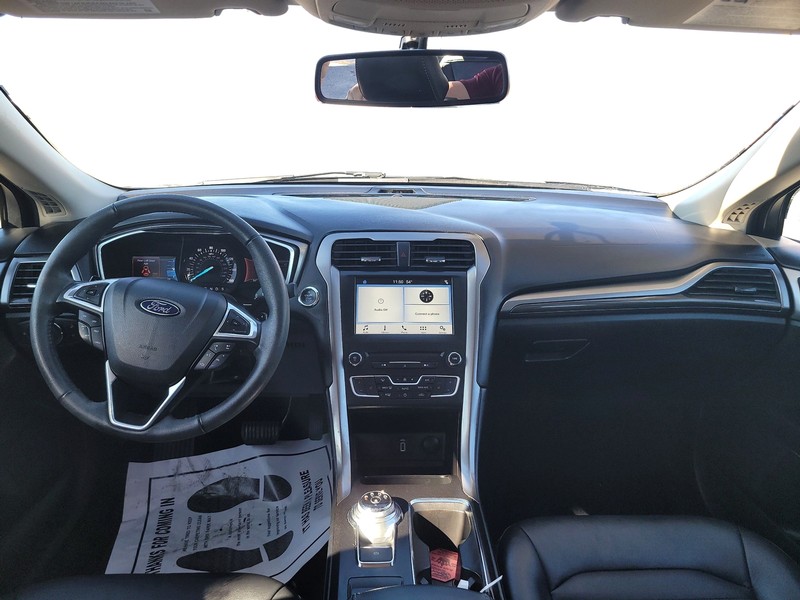 Ford Fusion Vehicle Full-screen Gallery Image 14