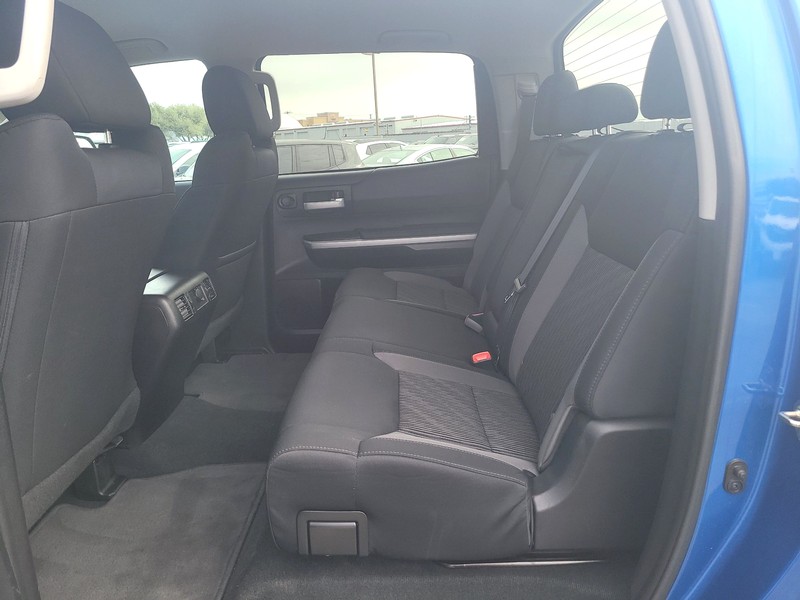 Toyota Tundra 2WD Vehicle Full-screen Gallery Image 9