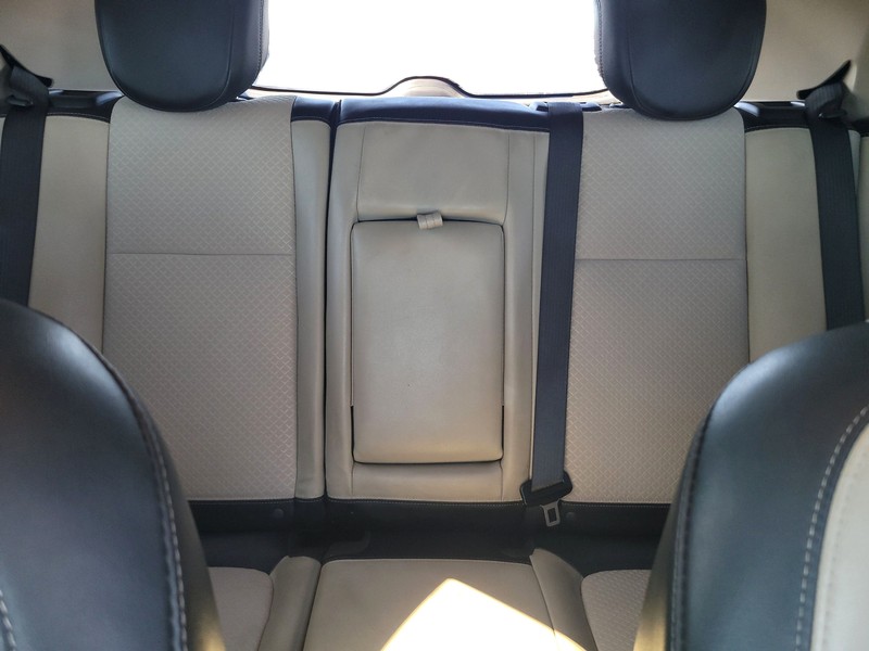 Buick Encore Vehicle Full-screen Gallery Image 11