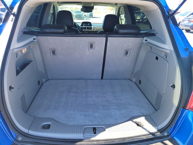 Buick Encore Vehicle Full-screen Gallery Image 11