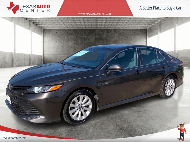 Toyota Camry Vehicle Full-screen Gallery Image 2