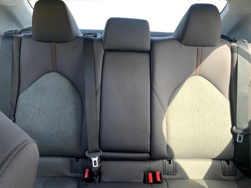 Toyota Camry Vehicle Full-screen Gallery Image 12