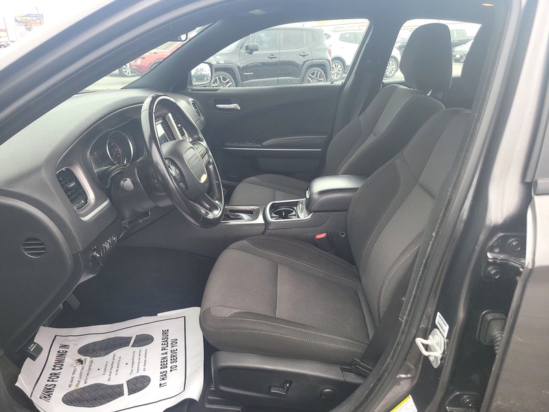 Dodge Charger Vehicle Full-screen Gallery Image 9