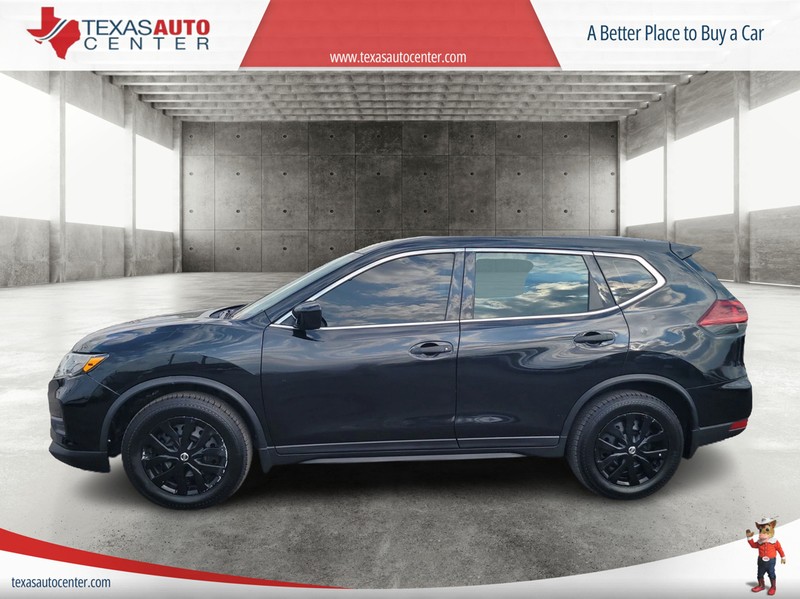 Nissan Rogue Vehicle Full-screen Gallery Image 2