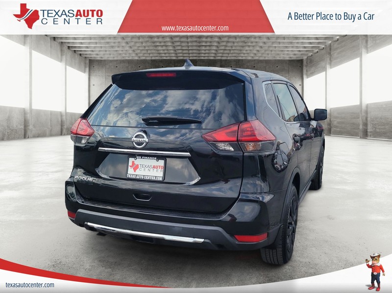 Nissan Rogue Vehicle Full-screen Gallery Image 5