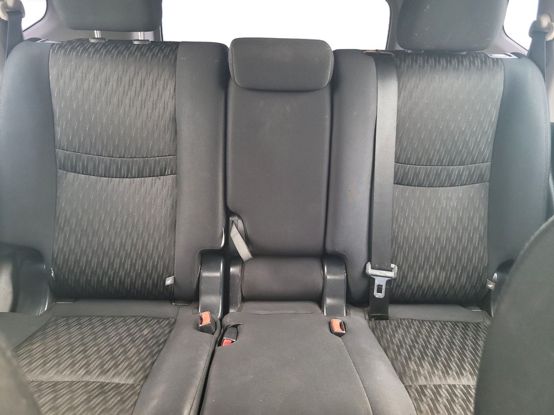 Nissan Rogue Vehicle Full-screen Gallery Image 12