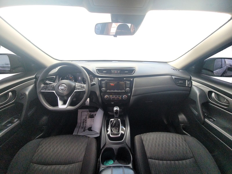 Nissan Rogue Vehicle Full-screen Gallery Image 14