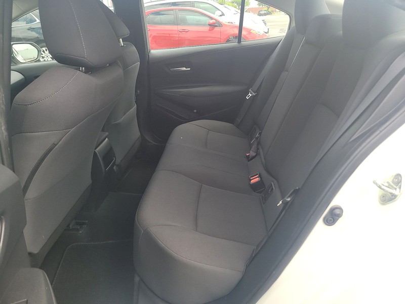 Toyota Corolla Vehicle Full-screen Gallery Image 10