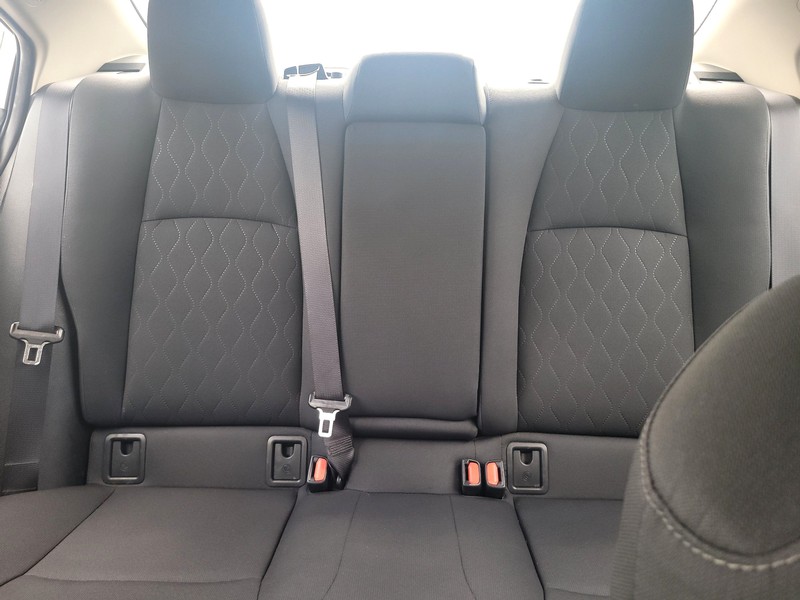 Toyota Corolla Vehicle Full-screen Gallery Image 12