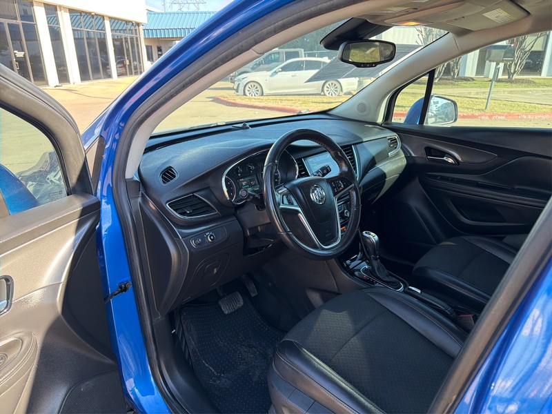 Buick Encore Vehicle Full-screen Gallery Image 09