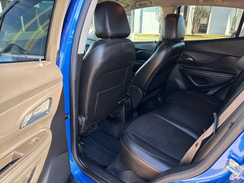 Buick Encore Vehicle Full-screen Gallery Image 10