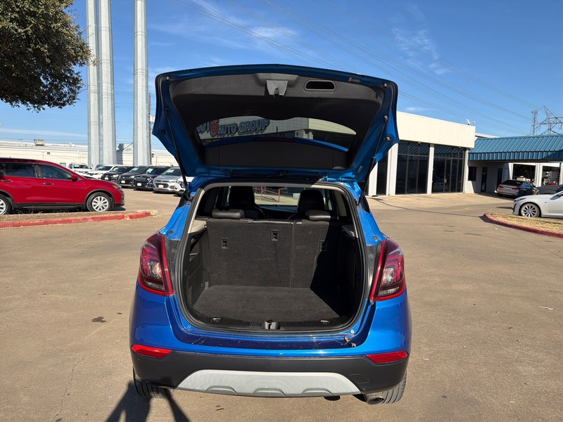 Buick Encore Vehicle Full-screen Gallery Image 11