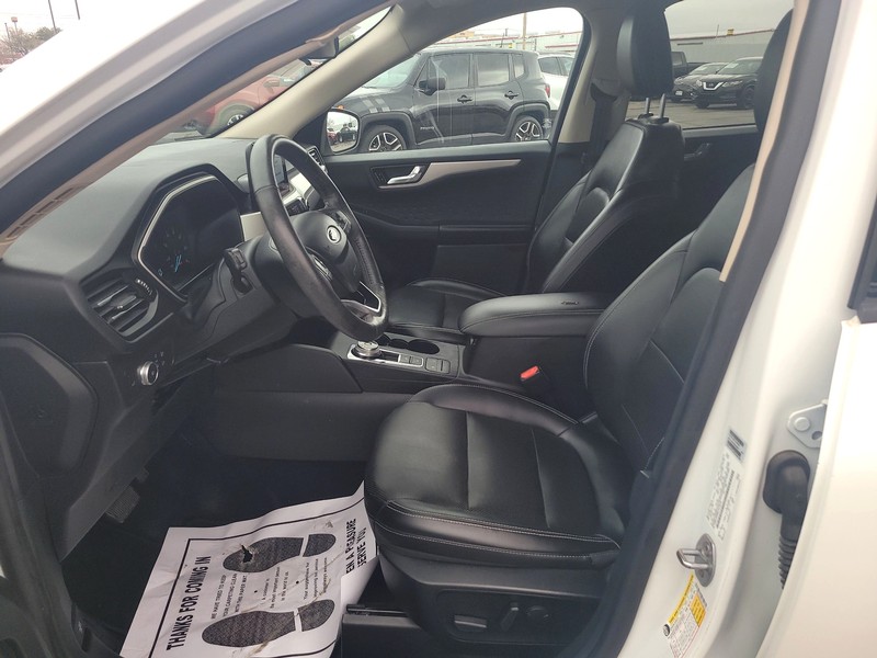 Ford Escape Vehicle Full-screen Gallery Image 9