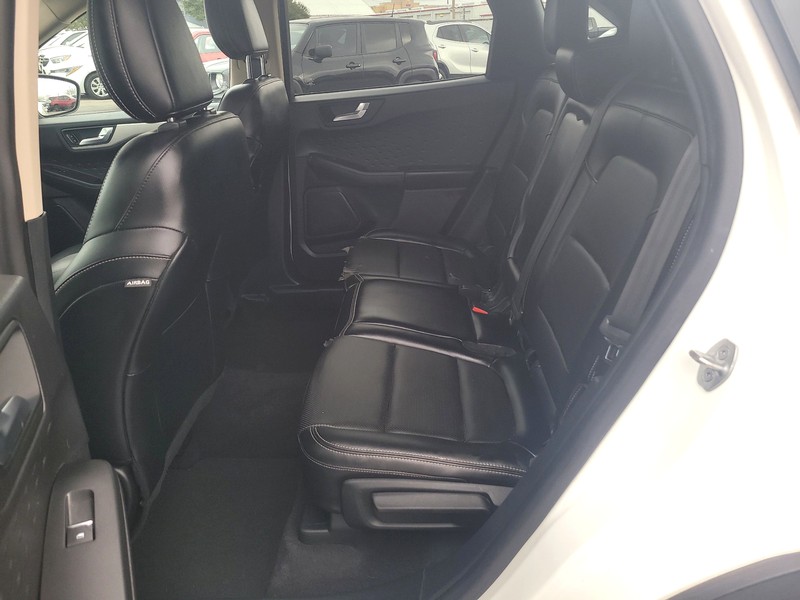 Ford Escape Vehicle Full-screen Gallery Image 10