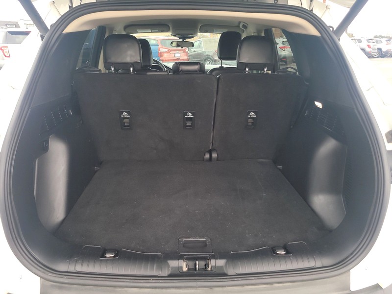 Ford Escape Vehicle Full-screen Gallery Image 11