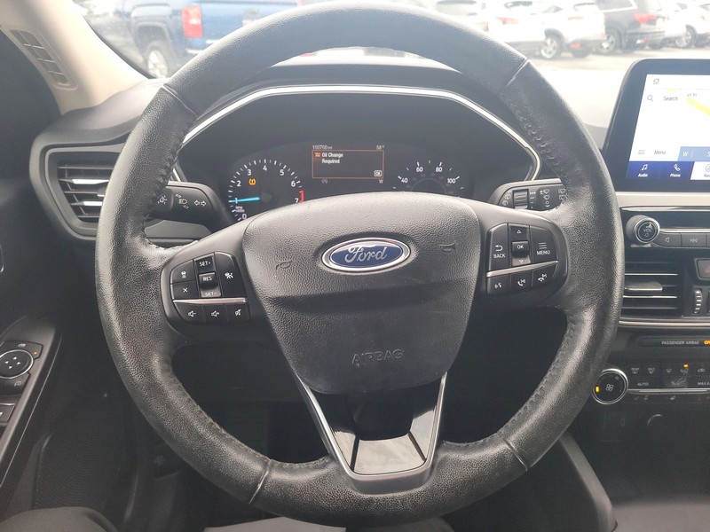 Ford Escape Vehicle Full-screen Gallery Image 14