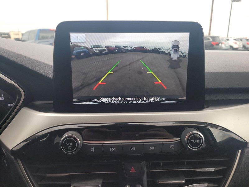 Ford Escape Vehicle Full-screen Gallery Image 18