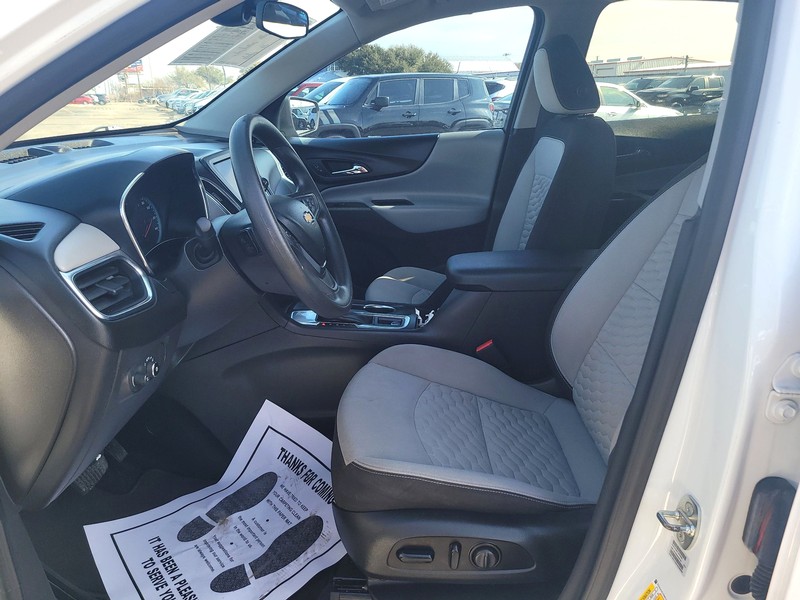 Chevrolet Equinox Vehicle Full-screen Gallery Image 9