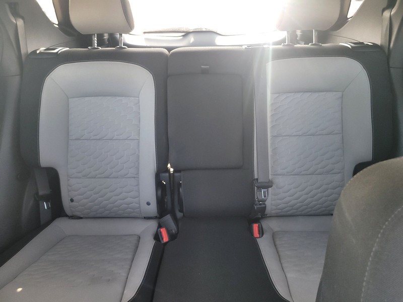 Chevrolet Equinox Vehicle Full-screen Gallery Image 13