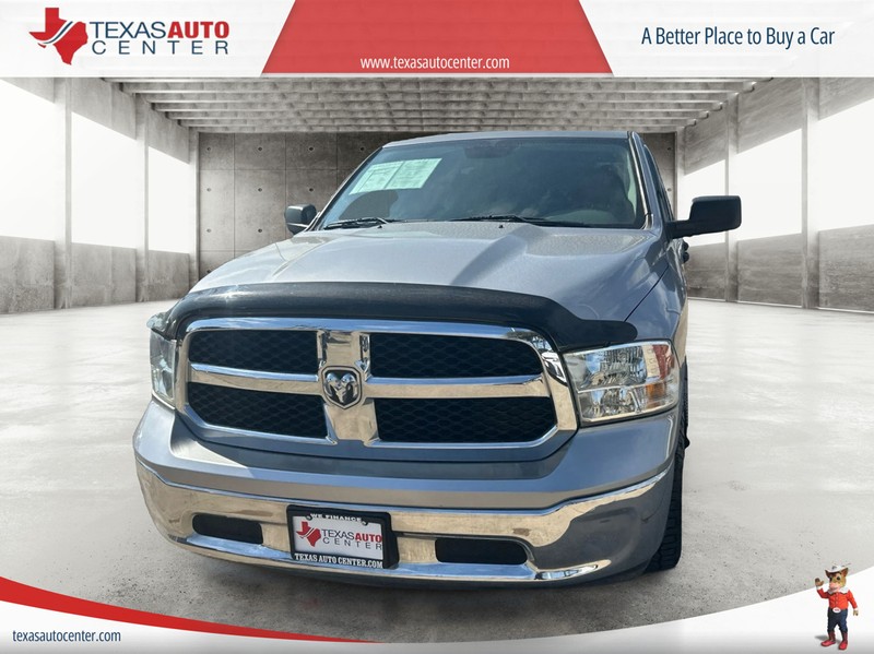 Ram 1500 Classic Vehicle Full-screen Gallery Image 2