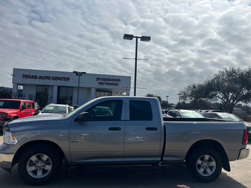 Ram 1500 Classic Vehicle Full-screen Gallery Image 12