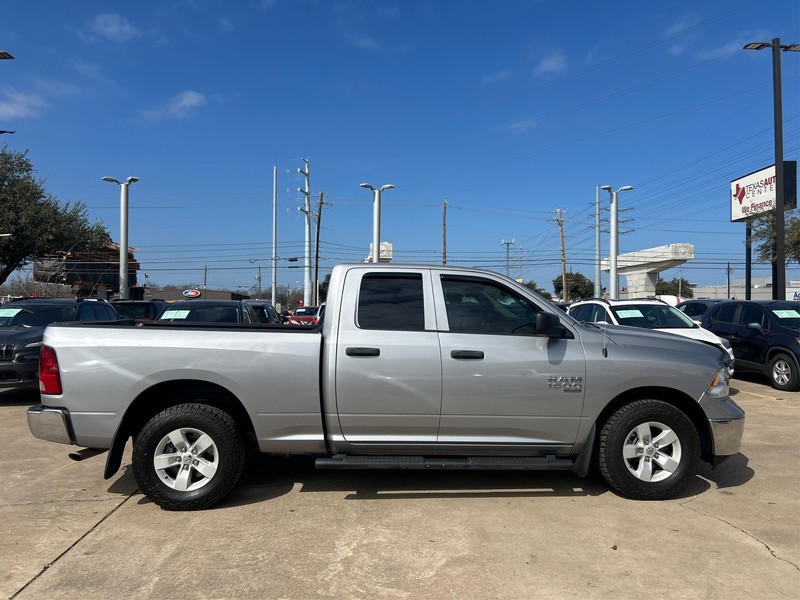 Ram 1500 Classic Vehicle Full-screen Gallery Image 13