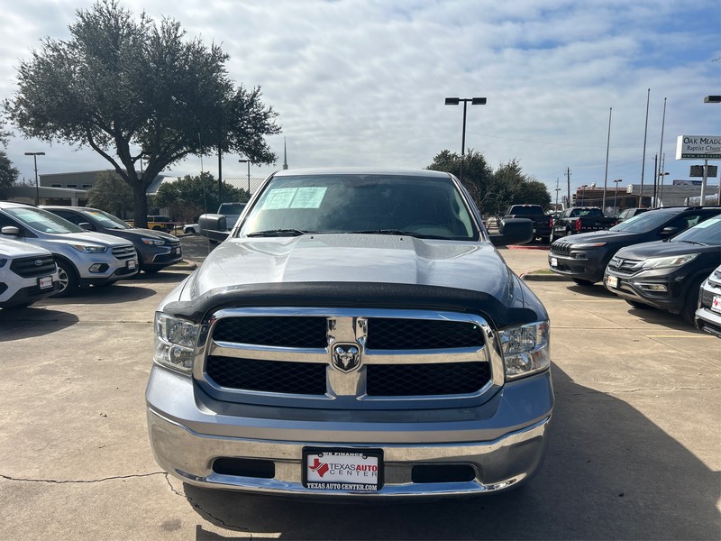 Ram 1500 Classic Vehicle Full-screen Gallery Image 14