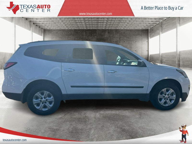 Chevrolet Traverse Vehicle Full-screen Gallery Image 3