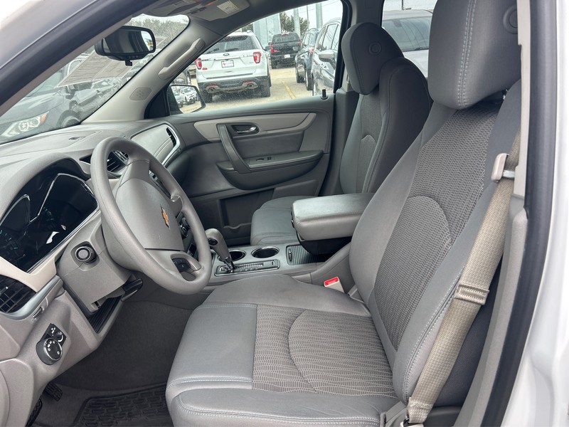 Chevrolet Traverse Vehicle Full-screen Gallery Image 7