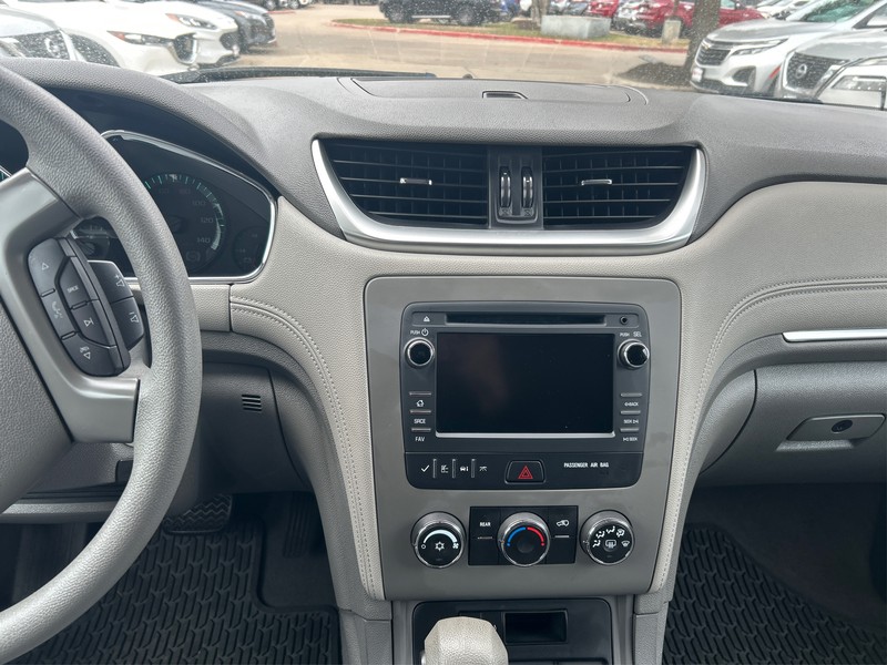 Chevrolet Traverse Vehicle Full-screen Gallery Image 10