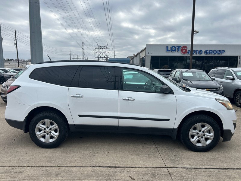 Chevrolet Traverse Vehicle Full-screen Gallery Image 14