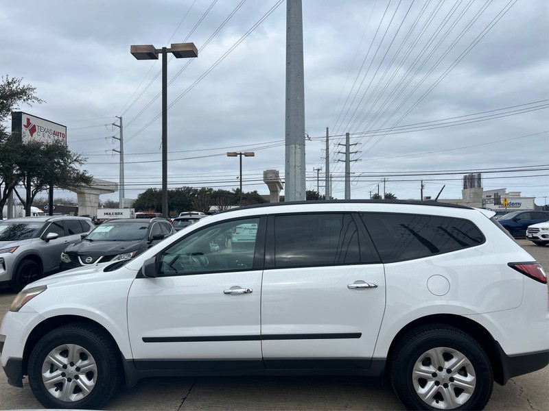 Chevrolet Traverse Vehicle Full-screen Gallery Image 15