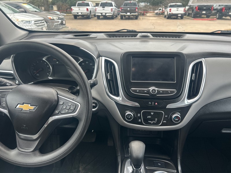 Chevrolet Equinox Vehicle Full-screen Gallery Image 11