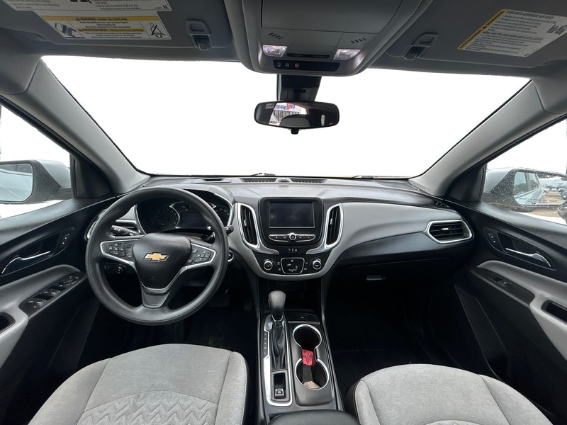 Chevrolet Equinox Vehicle Full-screen Gallery Image 14