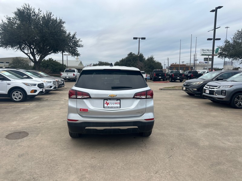 Chevrolet Equinox Vehicle Full-screen Gallery Image 18