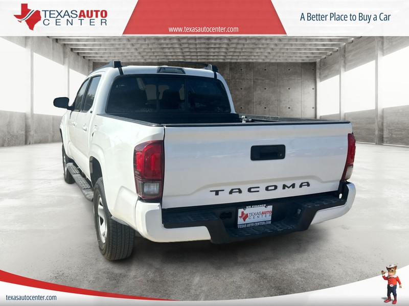 Toyota Tacoma Vehicle Full-screen Gallery Image 7