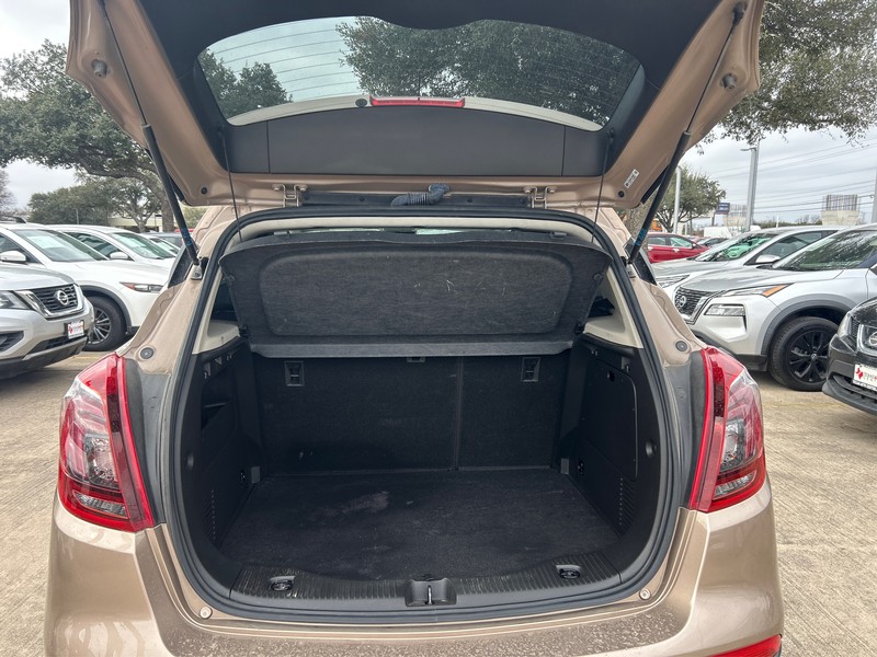 Buick Encore Vehicle Full-screen Gallery Image 10