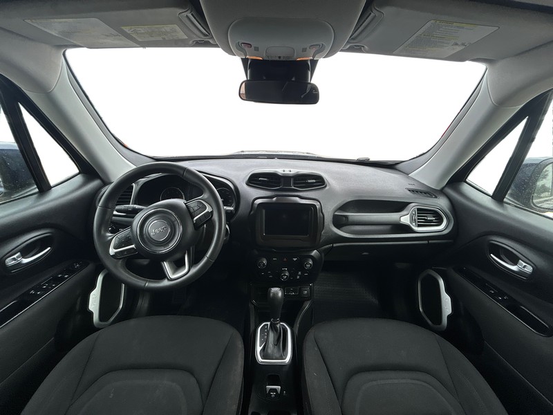 Jeep Renegade Vehicle Full-screen Gallery Image 15