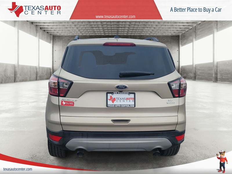 Ford Escape Vehicle Full-screen Gallery Image 6