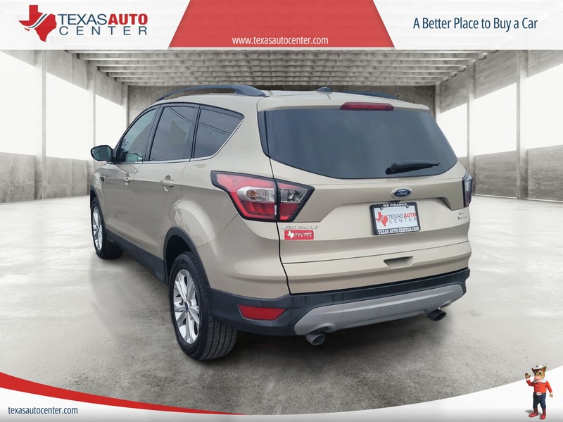 Ford Escape Vehicle Full-screen Gallery Image 8