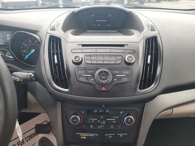 Ford Escape Vehicle Full-screen Gallery Image 12