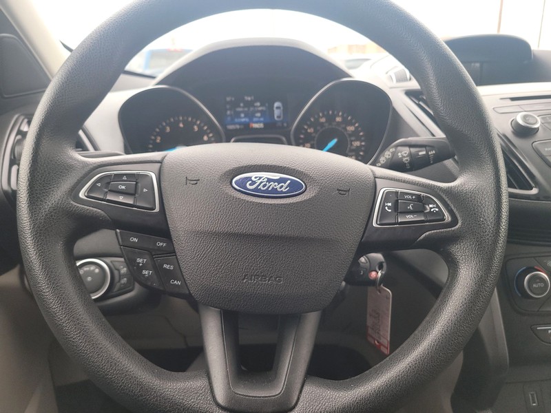 Ford Escape Vehicle Full-screen Gallery Image 14